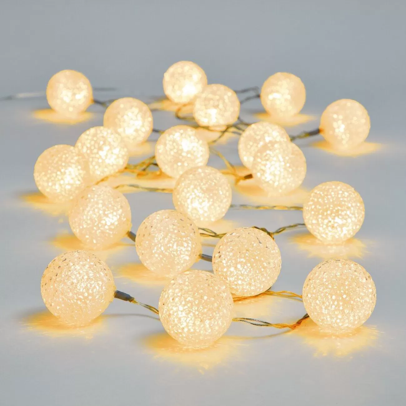 Gifi Guirlande électrique intérieure boules 20 LED fixe 3,80 m< Décoration Extérieure De Noël